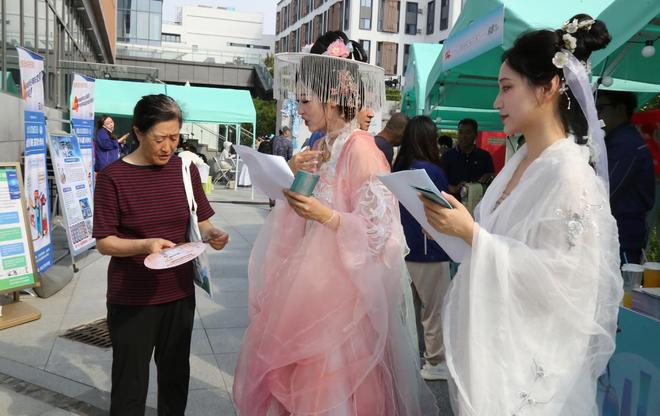 开幕 文化资源下基层四大亮点玩转五大商圈pg模拟器电脑版2025北京社区文化节(图6)